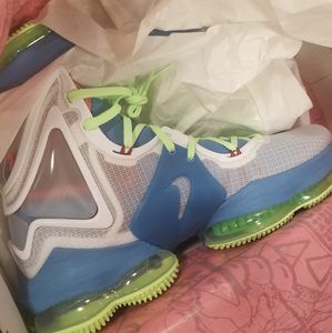 Meet your Posher, Johnny